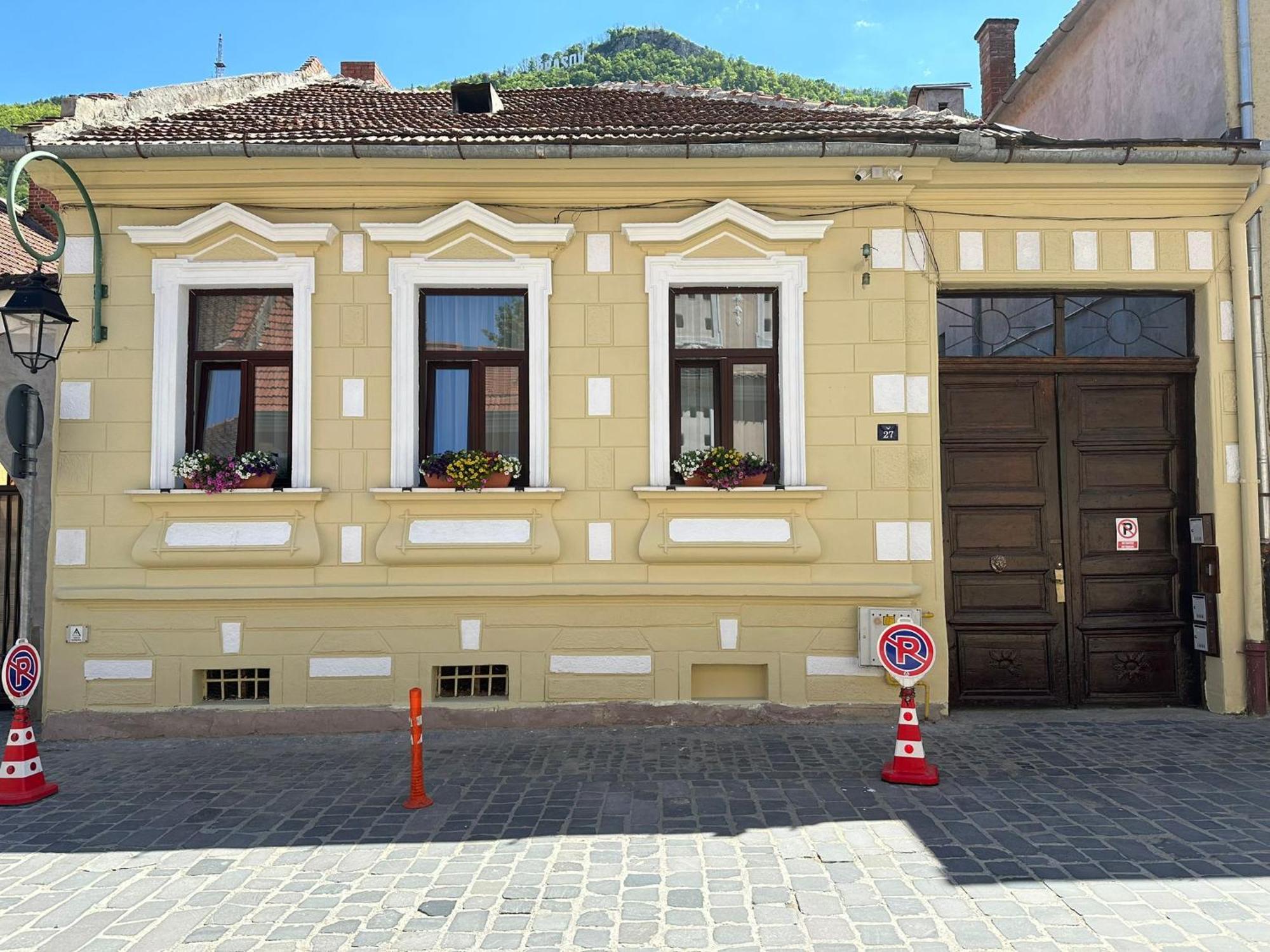 Albert Residence With Parking Brasov Exterior photo